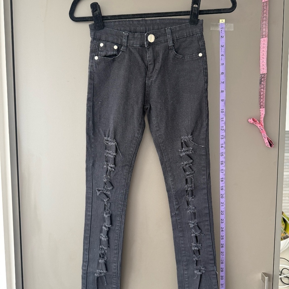 Black Ripped Skinny Jean